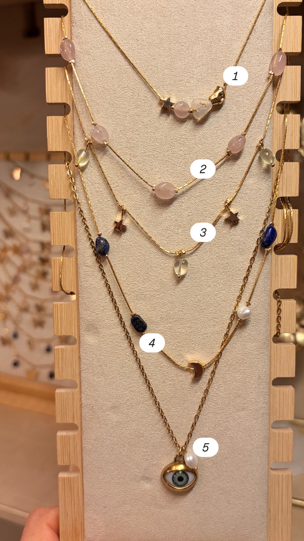 Stock de $100 pesitos• Collares Varios