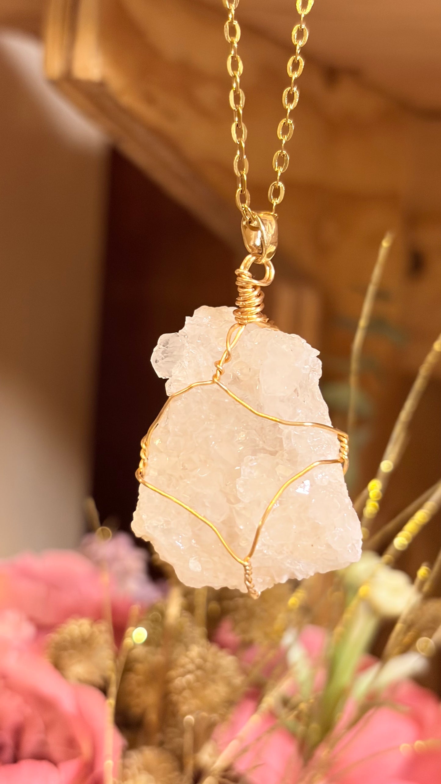 Collar Drusa de Geoda de Cuarzo Blanco Engarzada (Pieza Única)