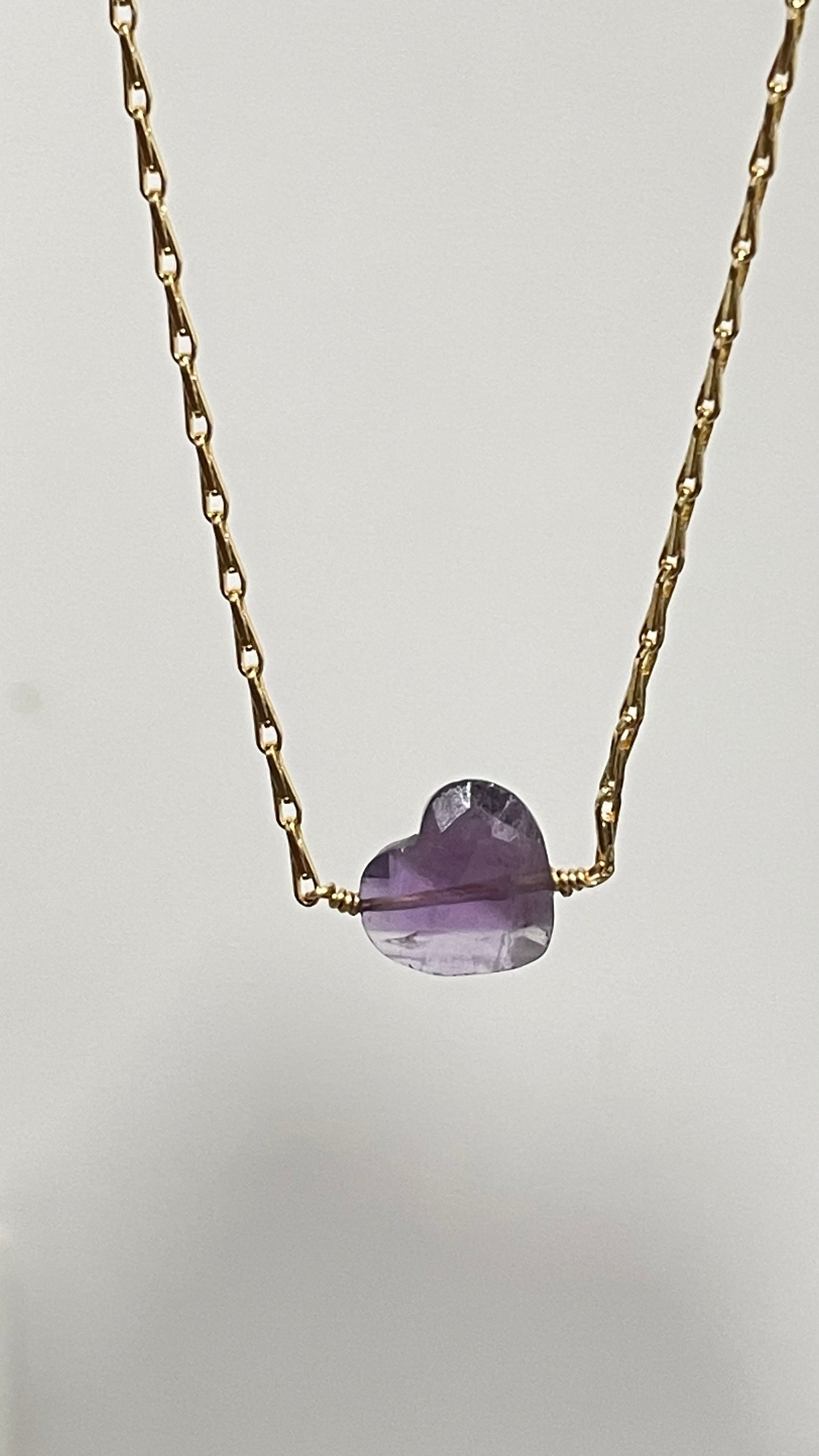 Collar Corazón de Amatista Facetada -Temporada de Brujas-