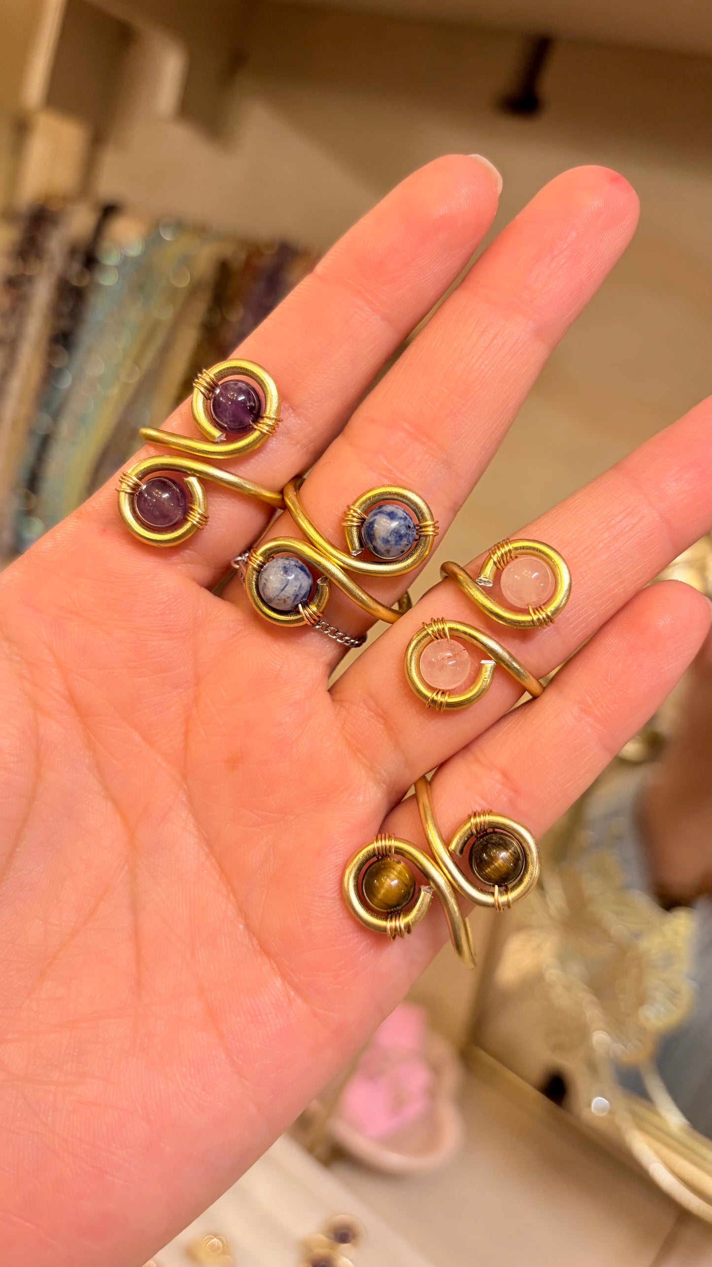 Anillo Espiral con Cuarzo