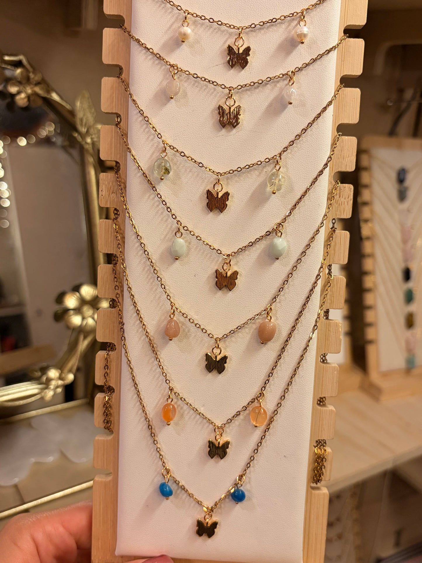 Stock de $100 pesitos• Collar Mini Mariposa