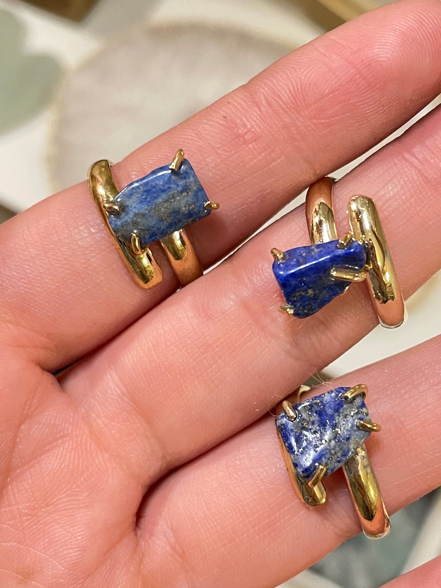 Anillo Lapislazulí Garras Dorado