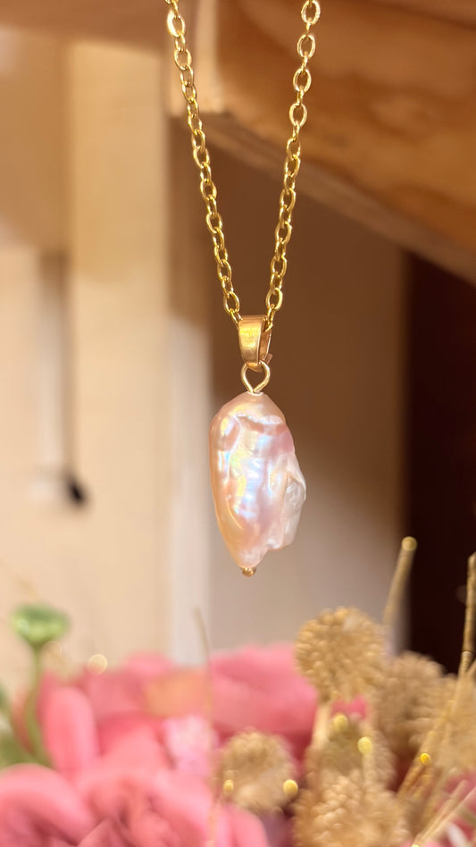 Collar Perla Rosa (Pieza Única)
