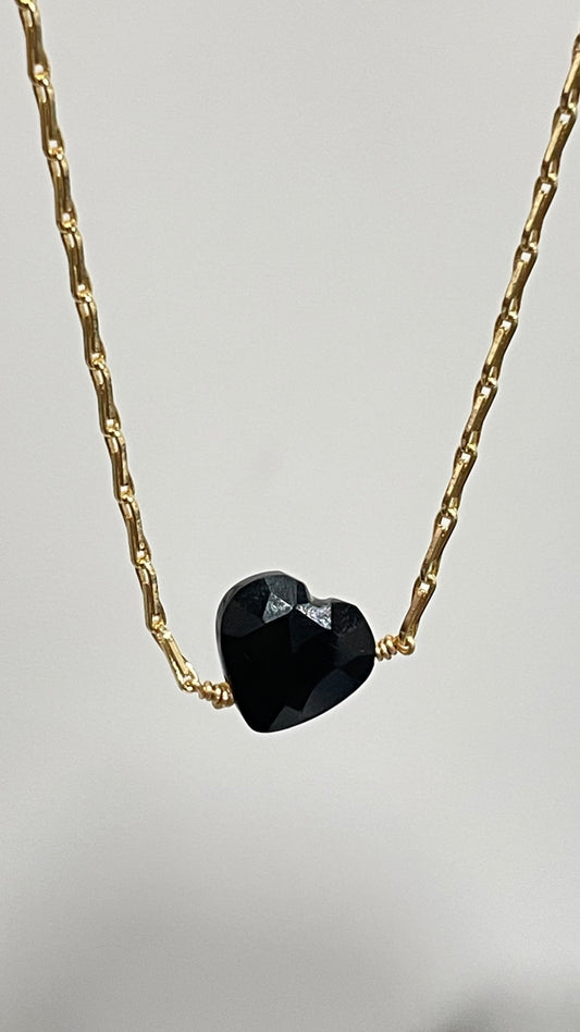 Collar Corazón Transversal de Obsidiana Facetada -Temporada de Brujas-
