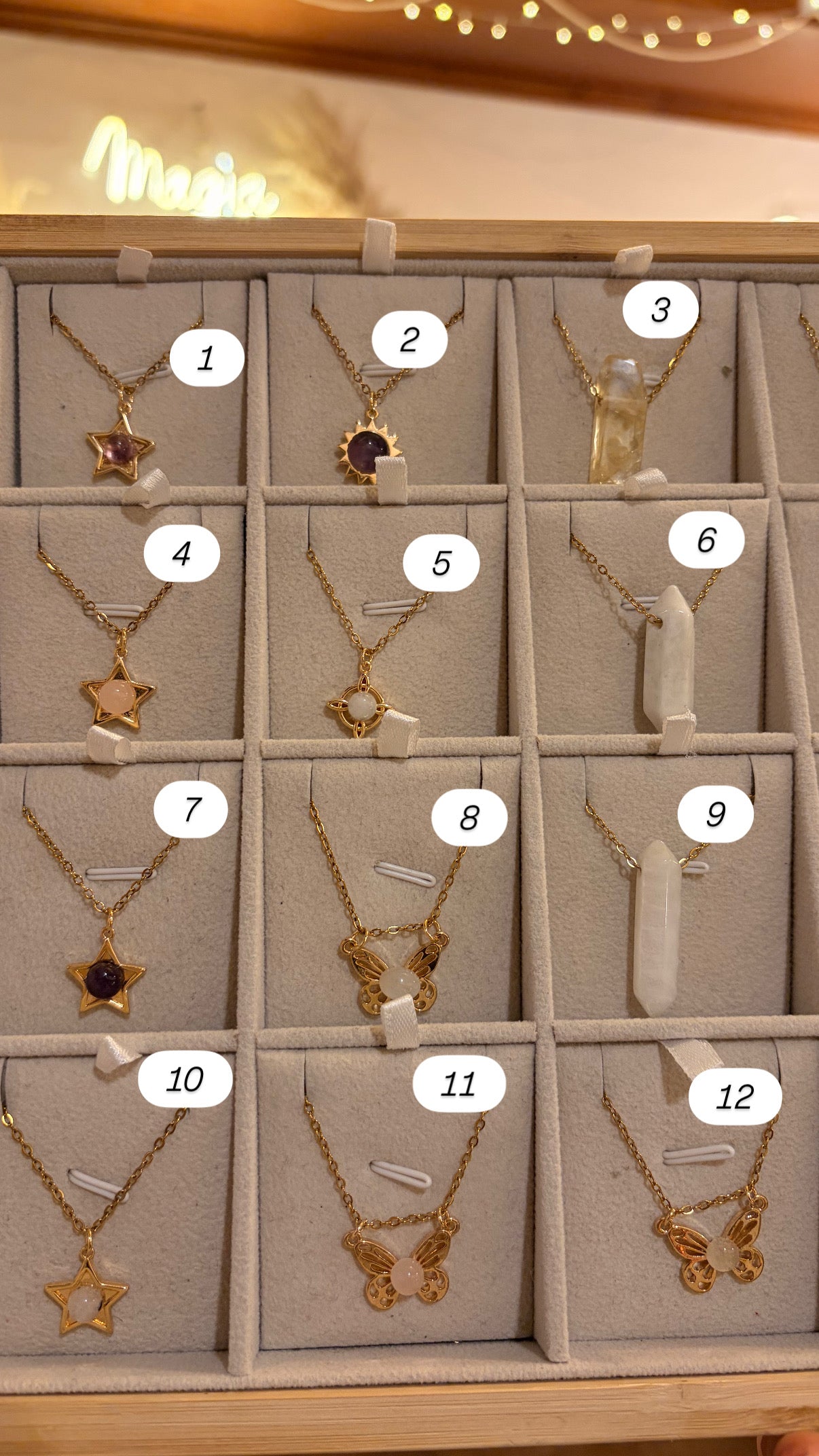 Stock de $100 pesitos•Collares Varios