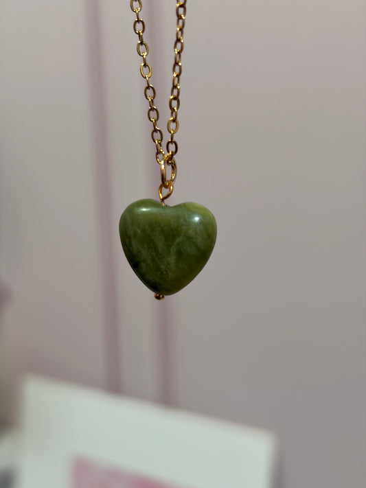 Collar Destello de  Corazón  de Jadeita