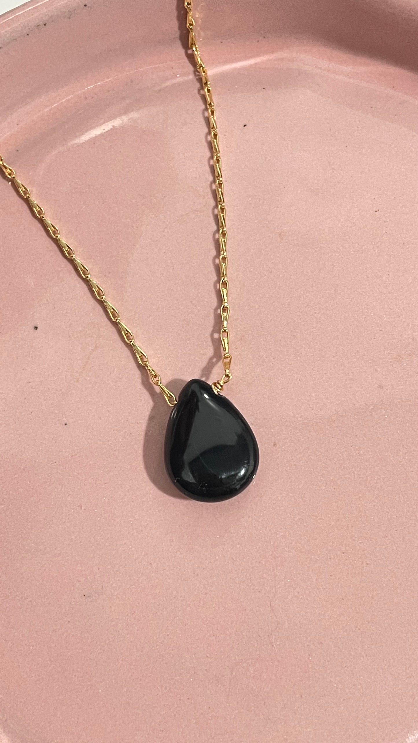 Collar Gota de Obsidiana -Temporada de Brujas-