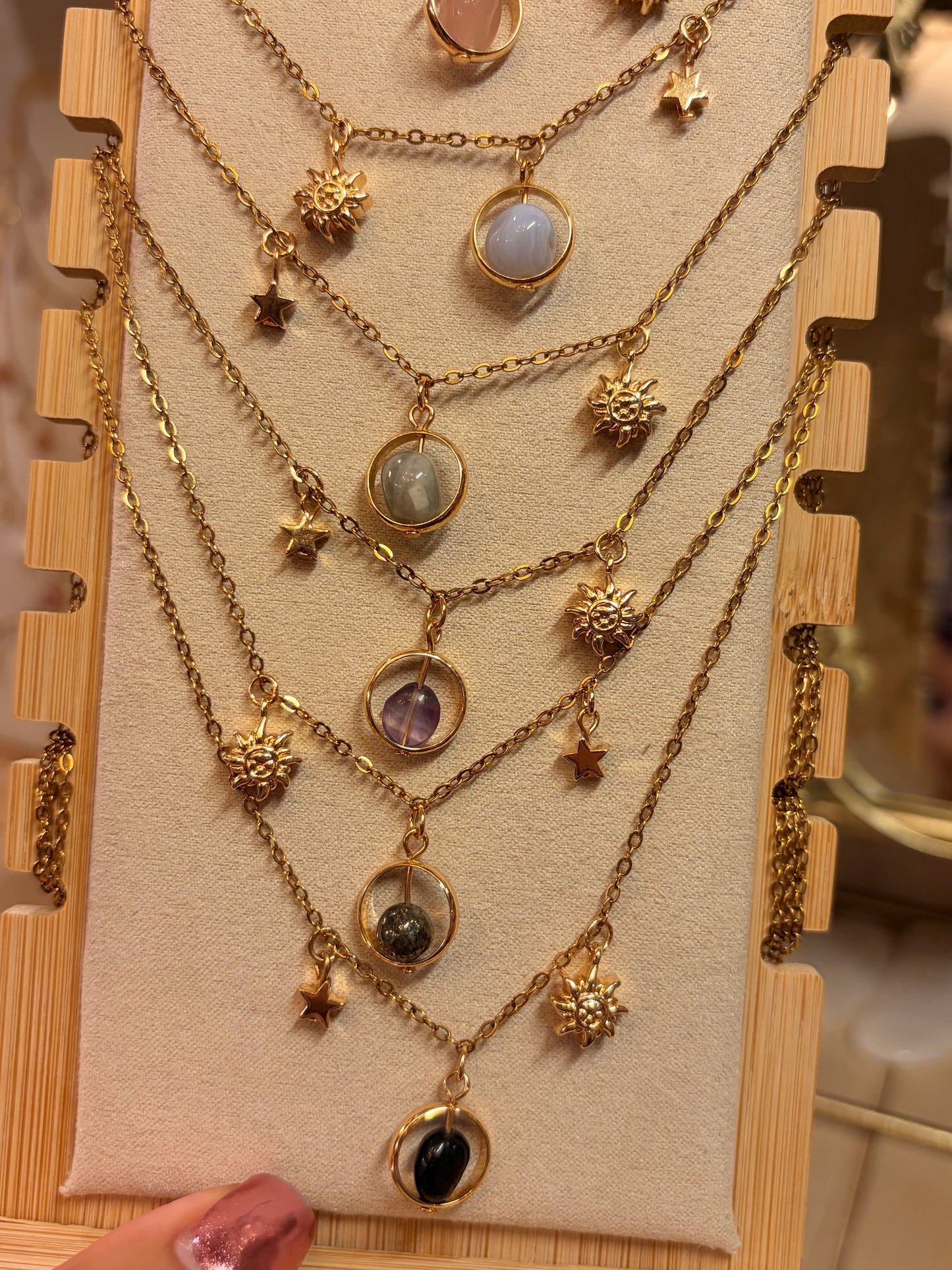 Stock de $100 pesitos• Collar Halo Solar