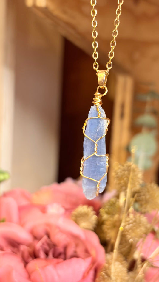 Collar Cianita Azul  Engarzada (Pieza Única) 3