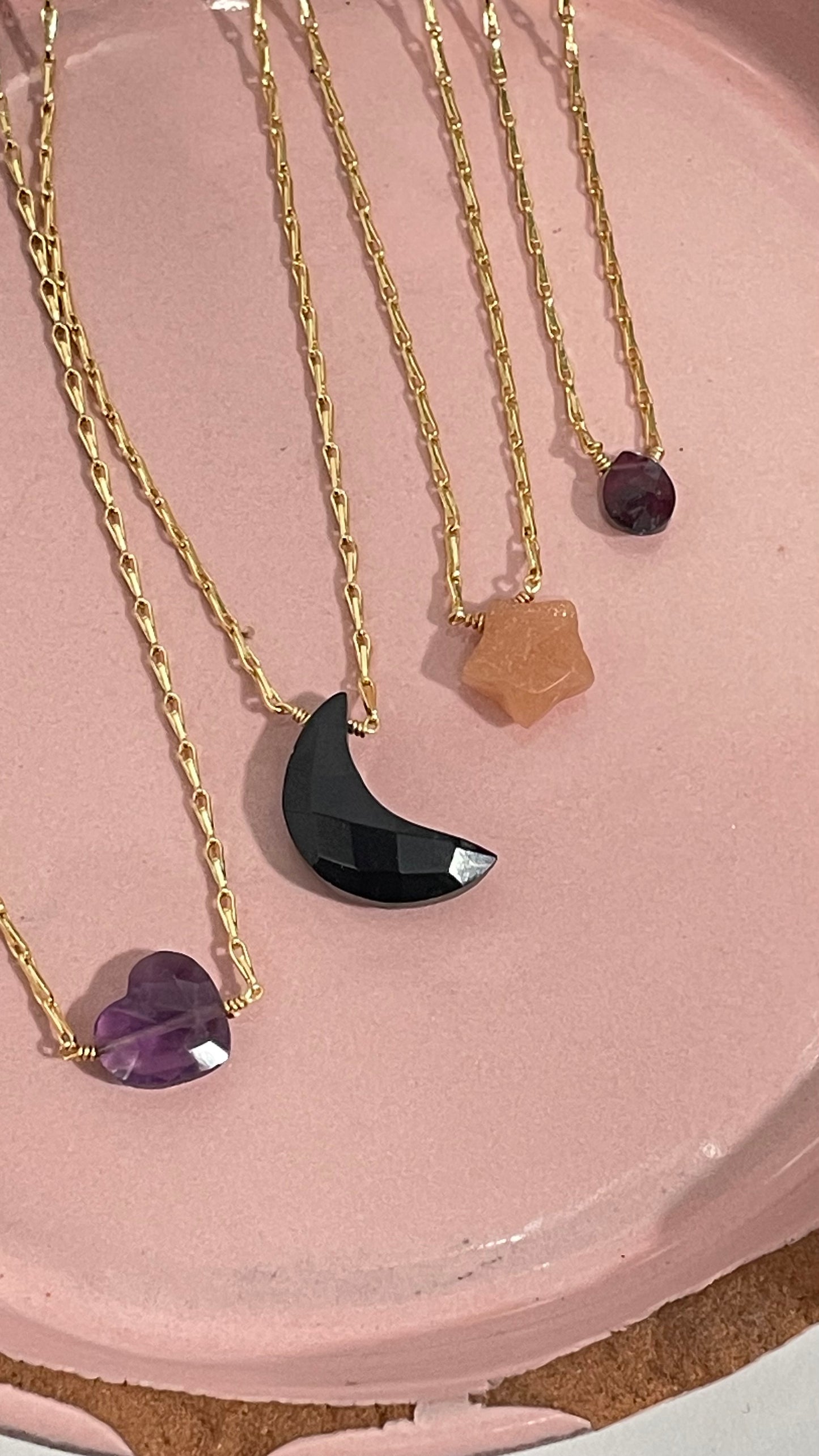 Kit Mini Amuletos ✨🌙Baby Witch🌙✨ • Obsidiana• Grante• Piedra sol• Amatista•