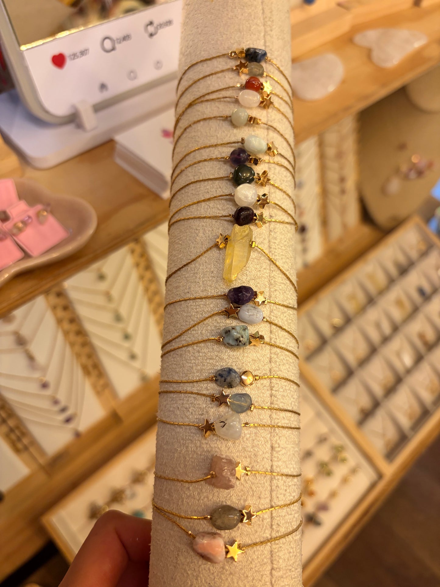 Stock de $100 pesitos• Pulseras Brillos de Universo
