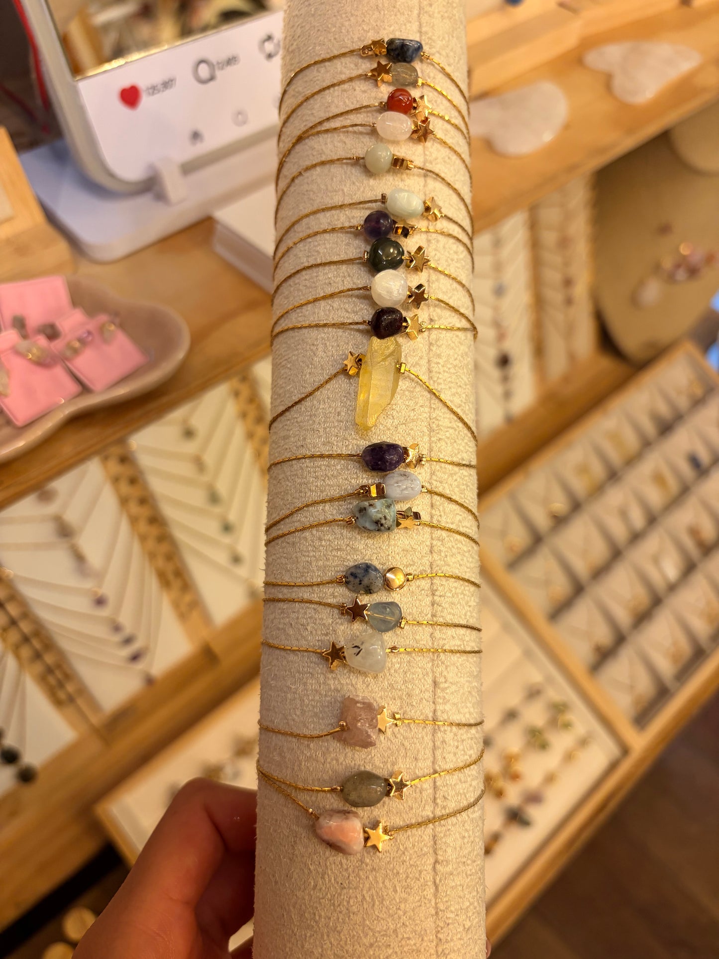 Stock de $100 pesitos• Pulseras Brillos de Universo