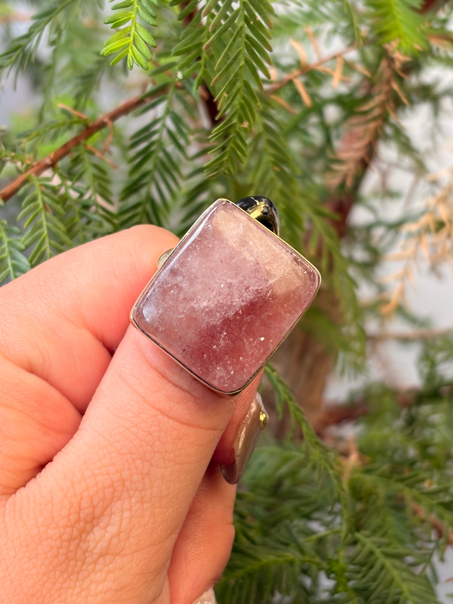 Anillo Cuadrado Cuarzo Fresa