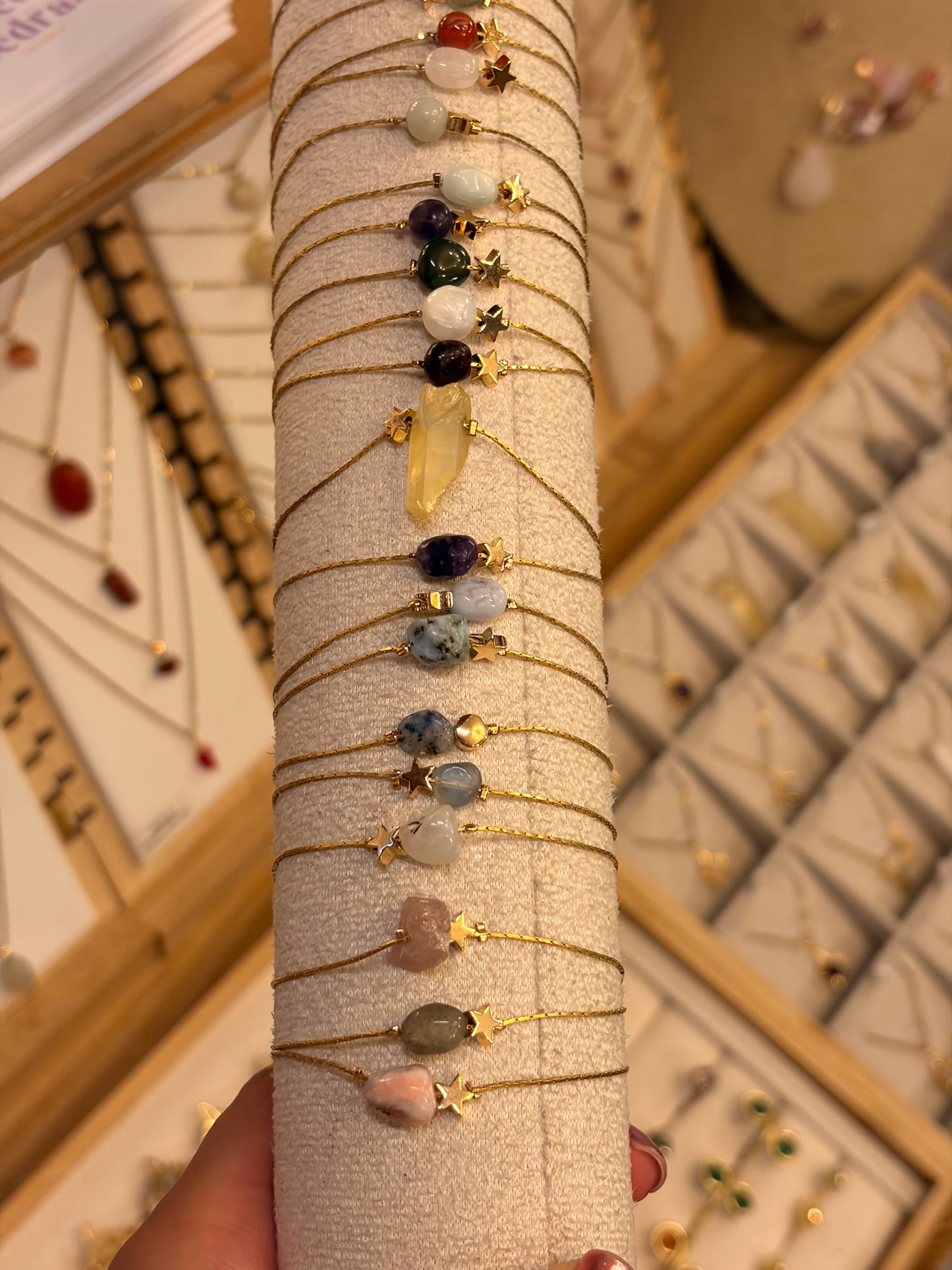 Stock de $100 pesitos• Pulseras Brillos de Universo