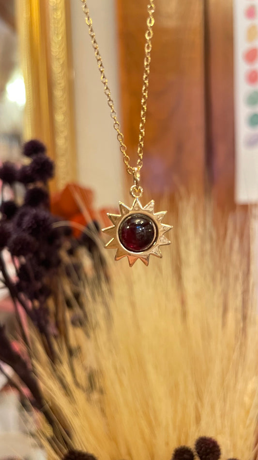 Collar Sol de Granate