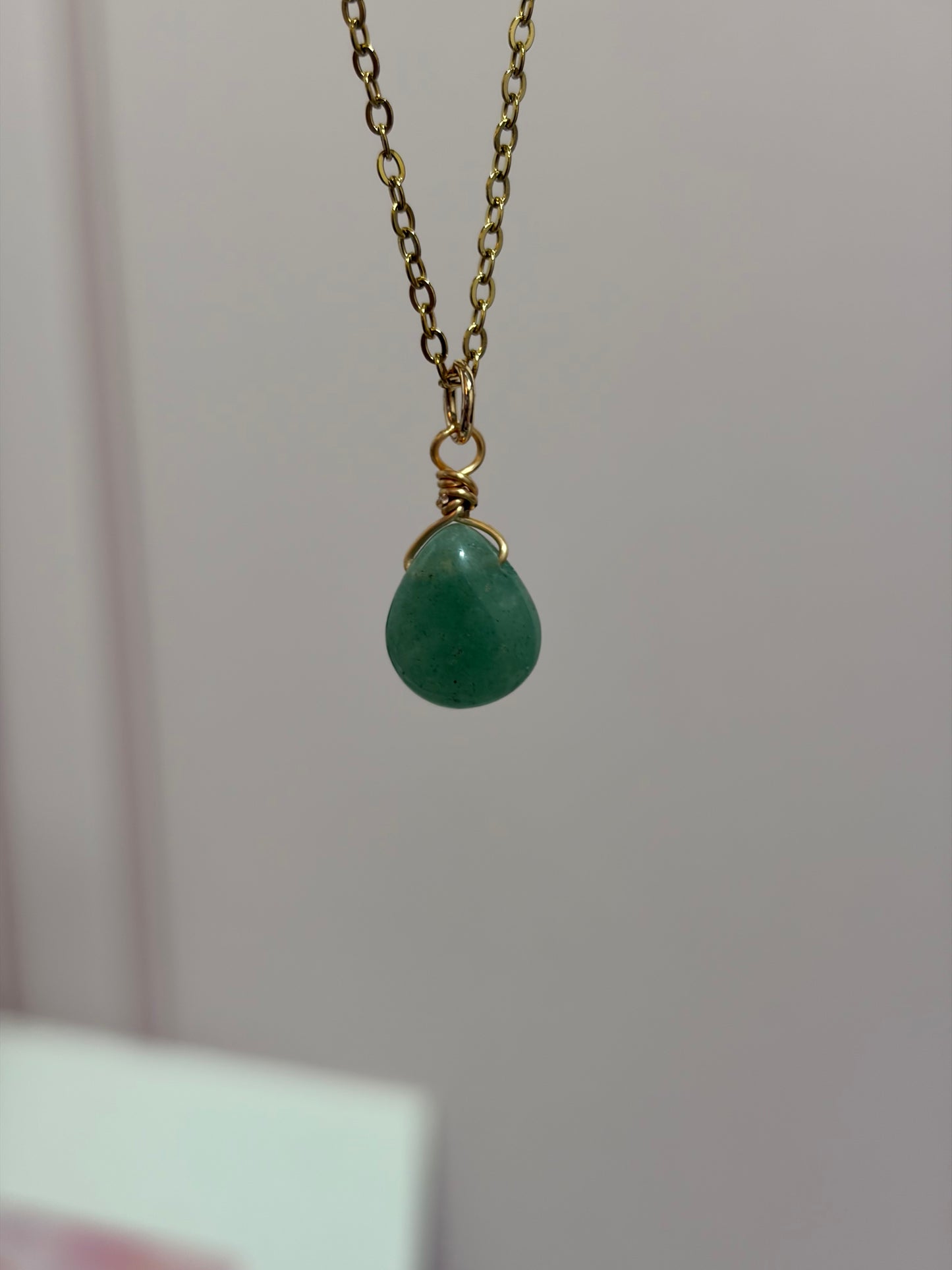 Collar Destello de Cuarzo Verde  Gota
