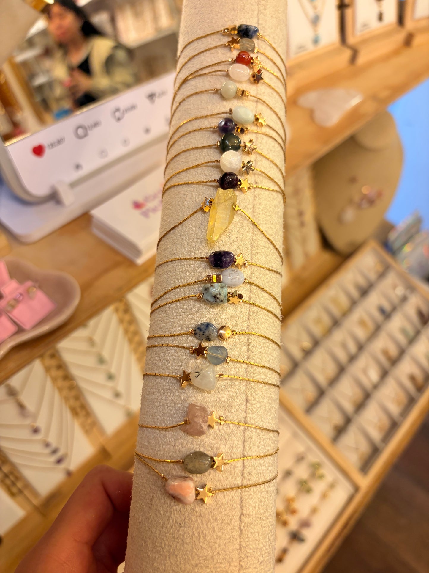 Stock de $100 pesitos• Pulseras Brillos de Universo