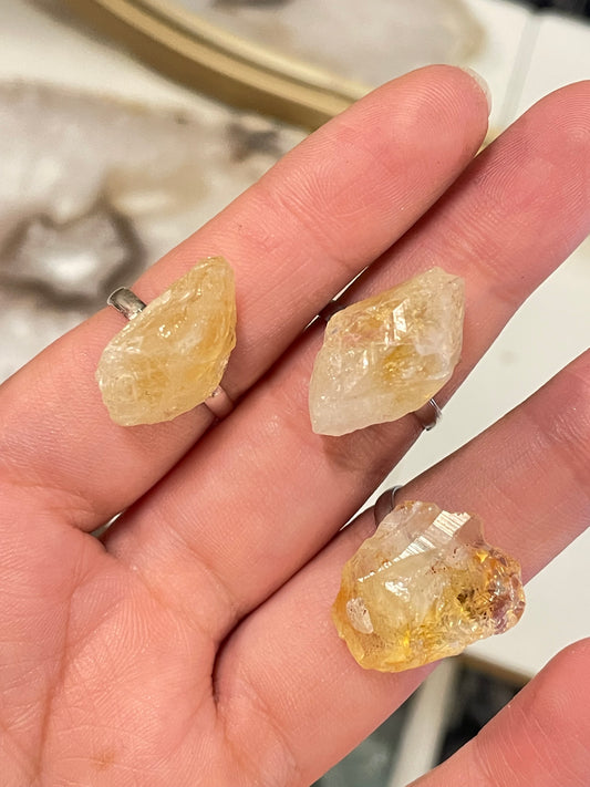 Anillo Rustico Citrino en Bruto