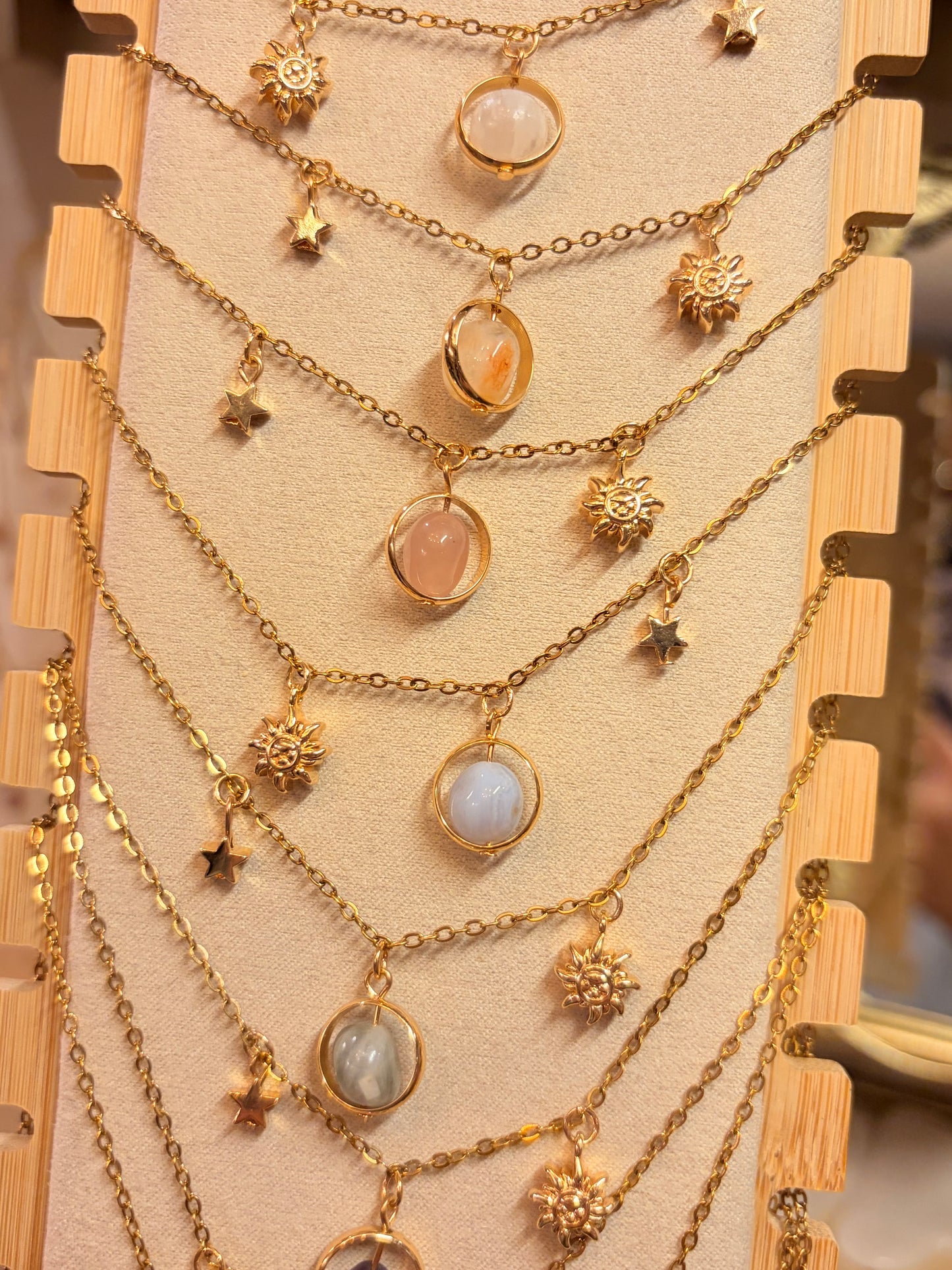 Stock de $100 pesitos• Collar Halo Solar
