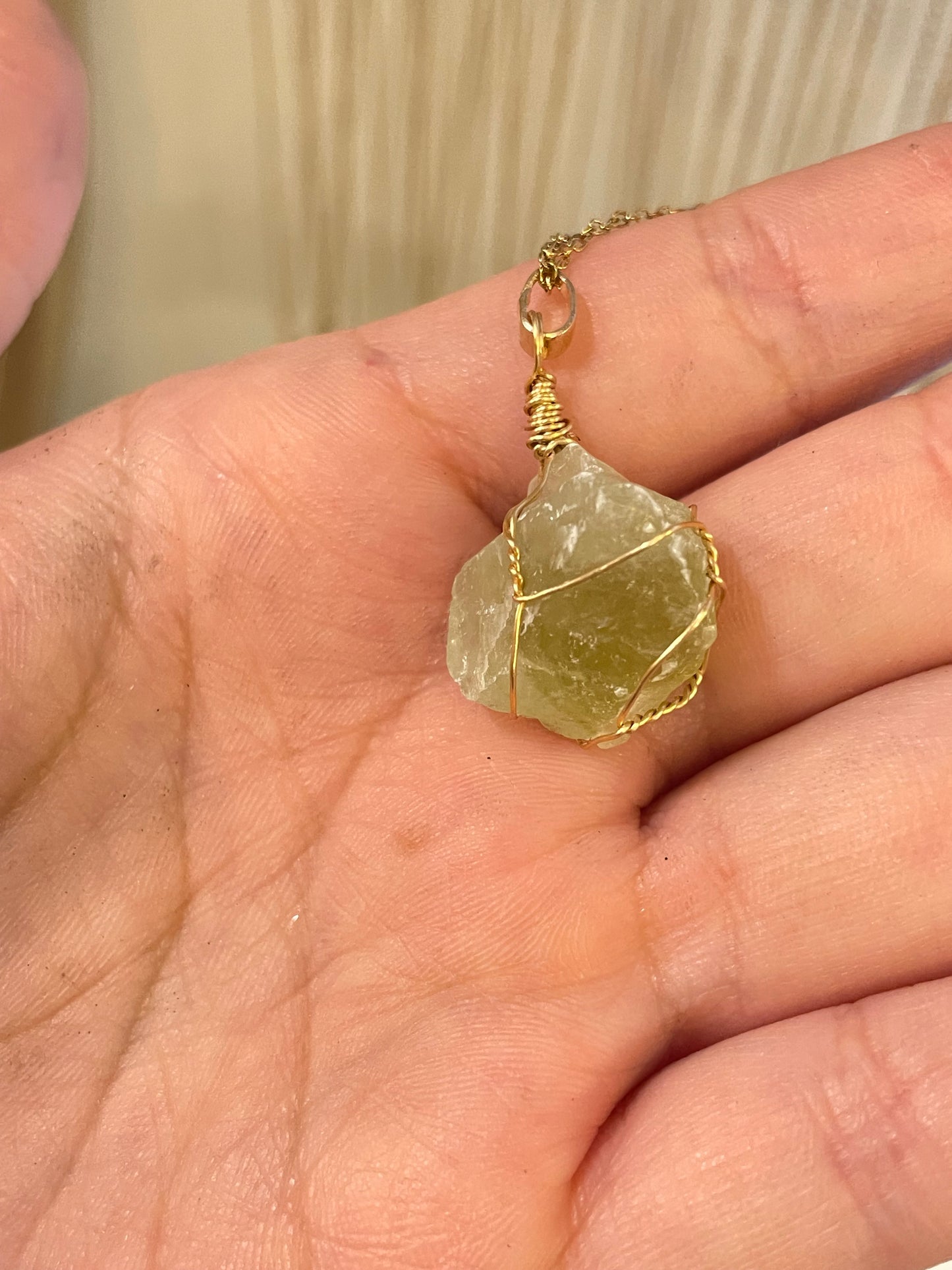Collar de Calcita Verde   Engarzada ✨