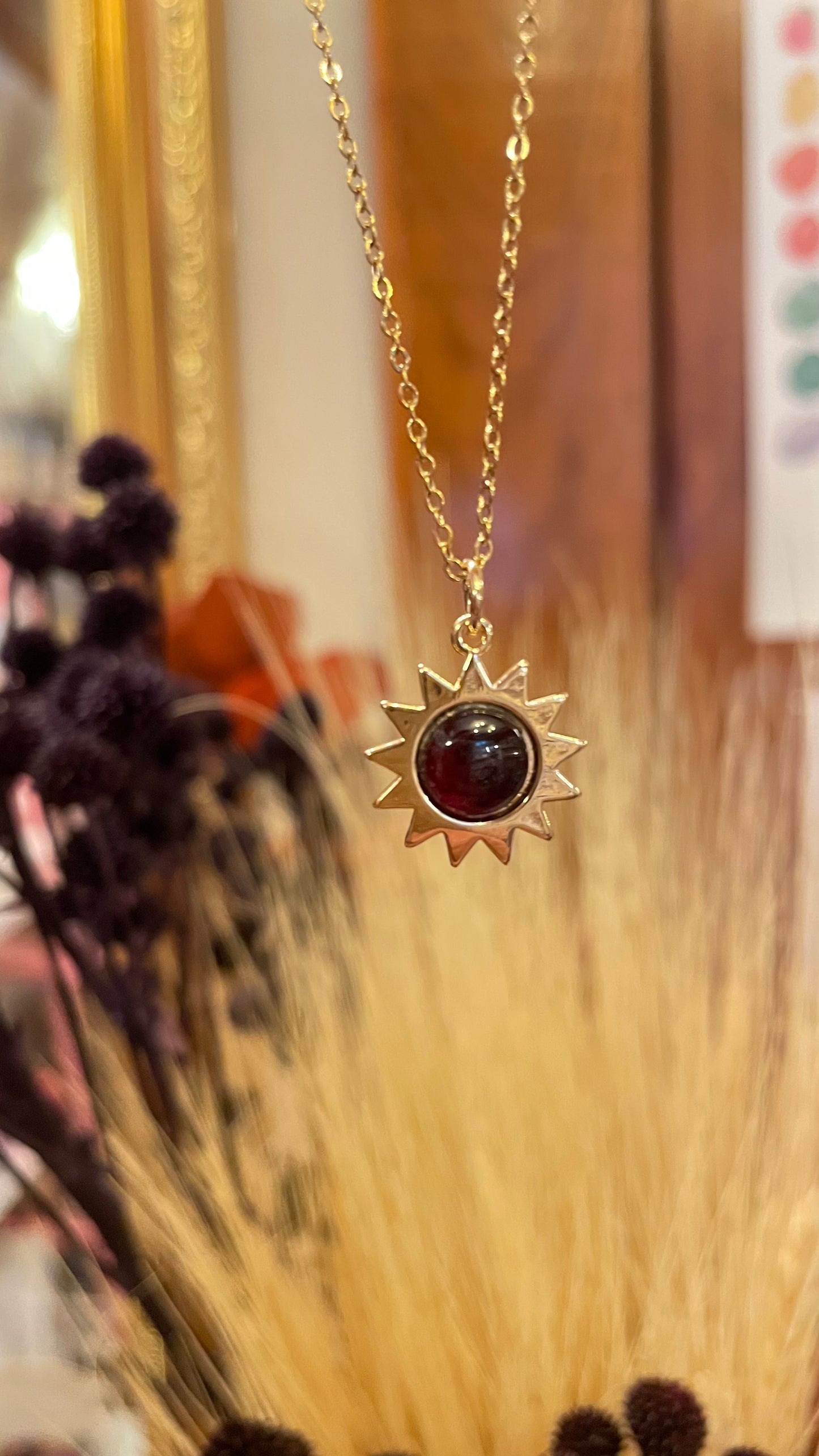 Collar Sol de Granate