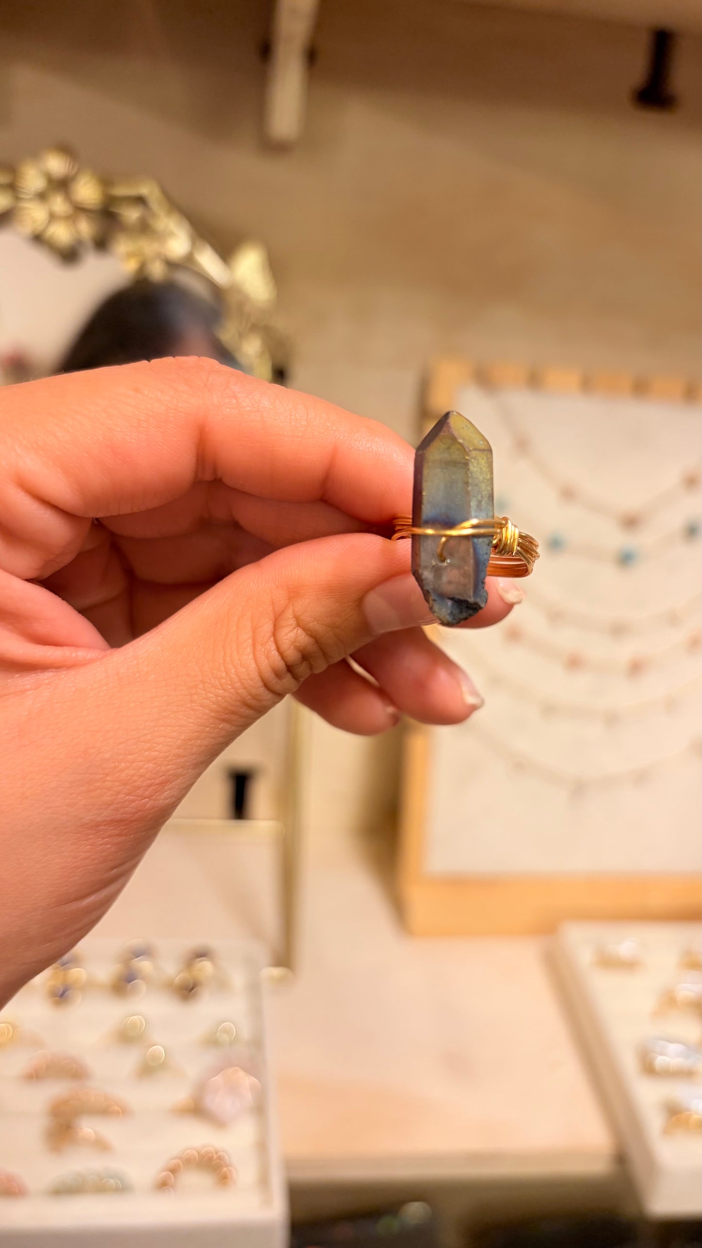 Anillo Cuarzo Aura Titanio