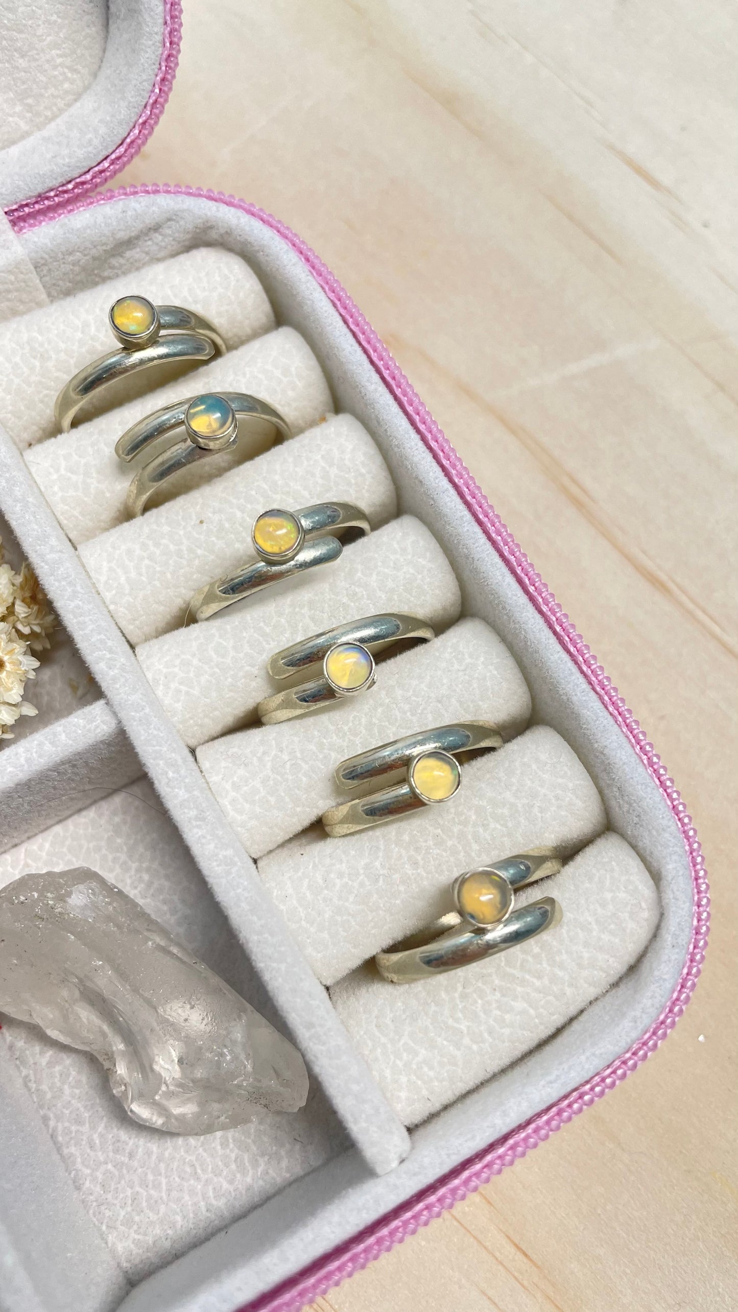 Anillo Ópalo Etíope