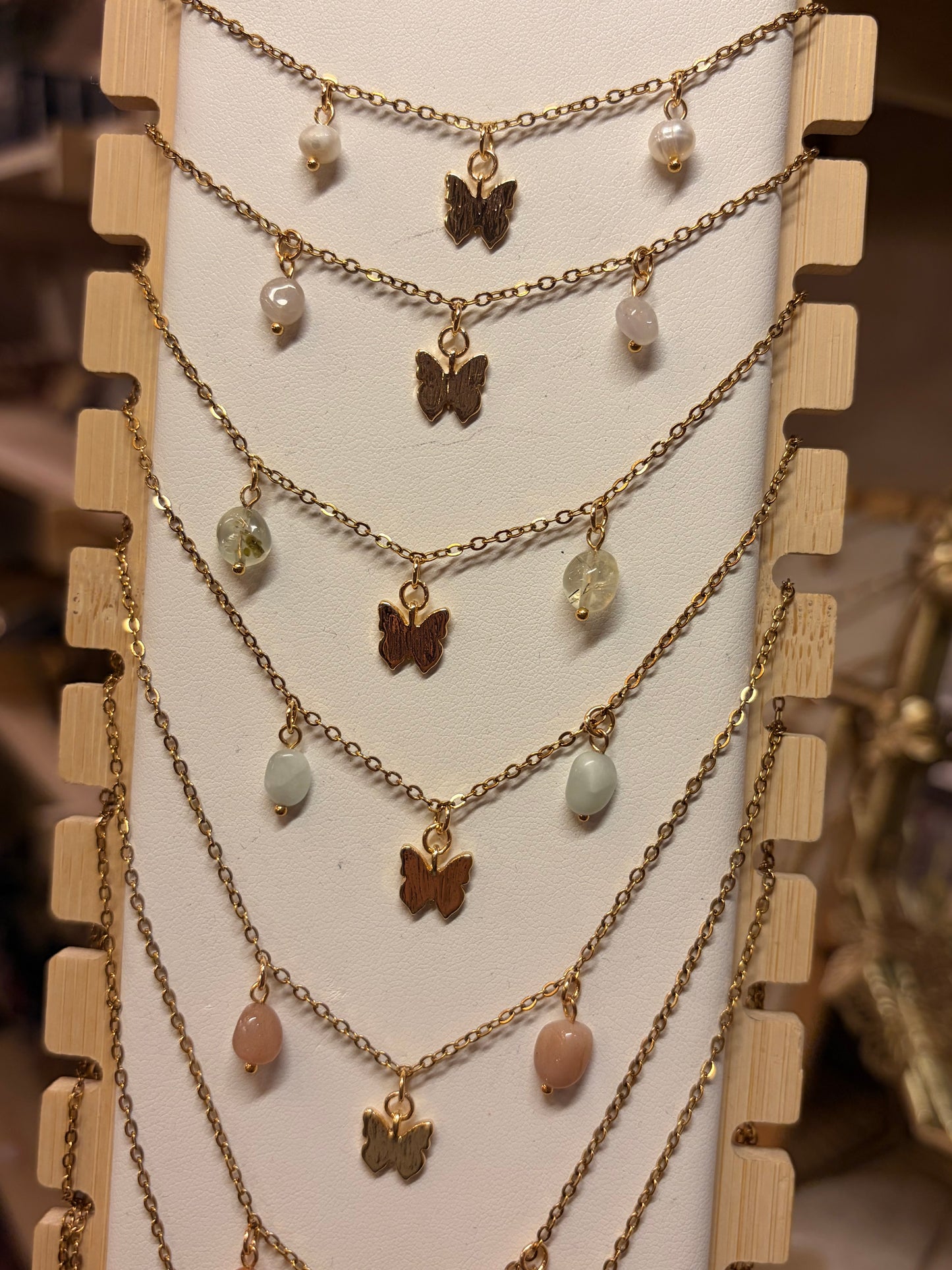 Stock de $100 pesitos• Collar Mini Mariposa