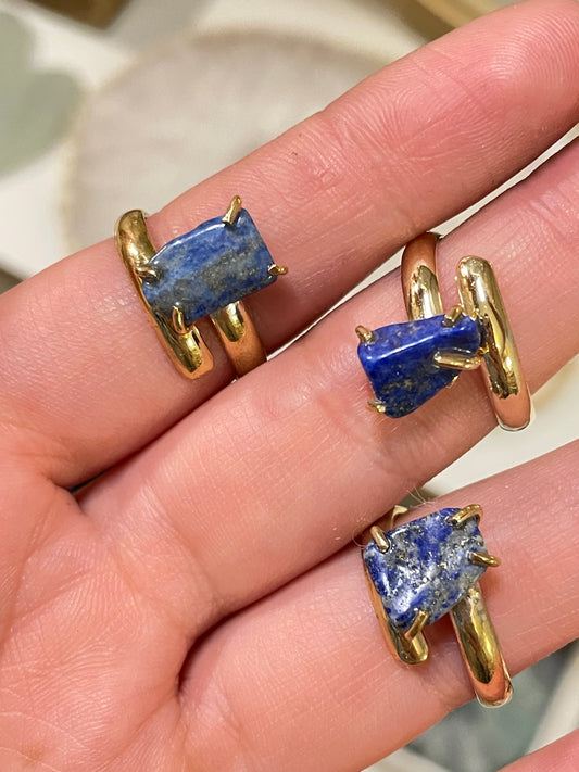 Anillo Lapislazulí Garras Dorado