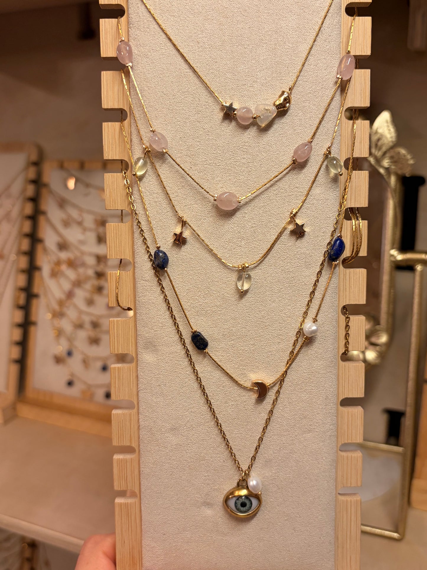 Stock de $100 pesitos• Collares Varios