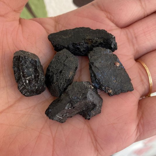 Turmalina Negra en Bruto