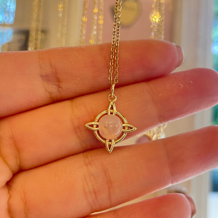 Collar Nudo de Bruja Cuarzo Rosa